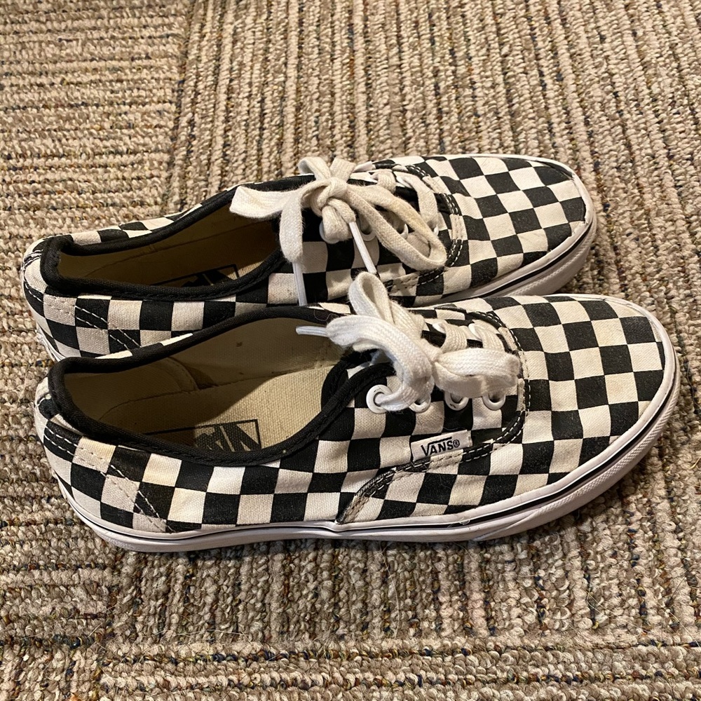 size 6.5 checkered vans